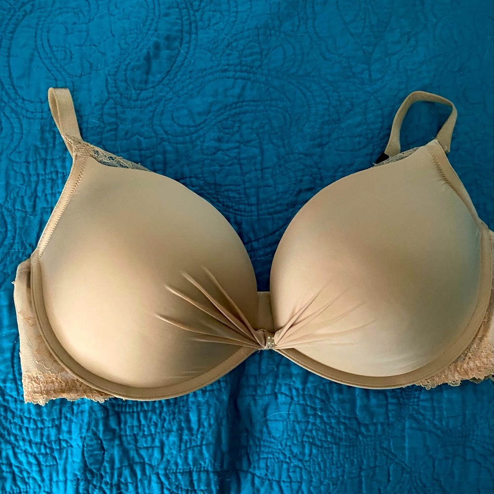 Victoria’s Secret Push Up Bra 38D 🥰💕